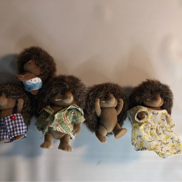 calico critters Other - Calico Critters Of Cloverleaf Corners Pickleweeds Hedgehog Family 5 Figures